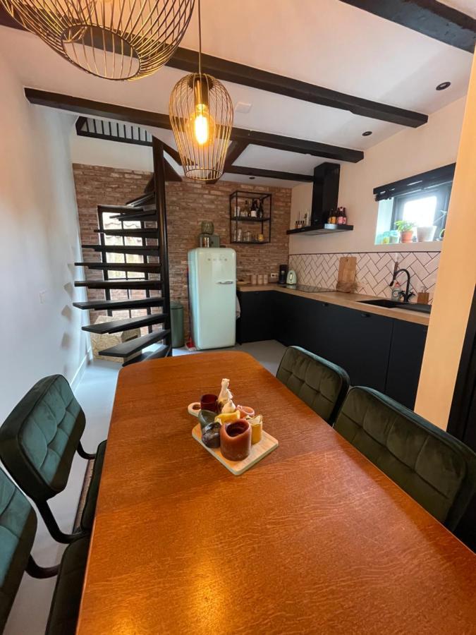 B&B Gasthuisstraat ด็อคคุม ภายนอก รูปภาพ